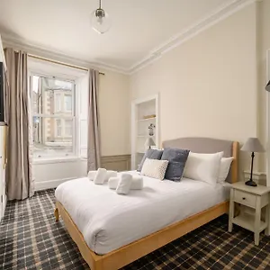 2* Couette-café Adam Drysdale House