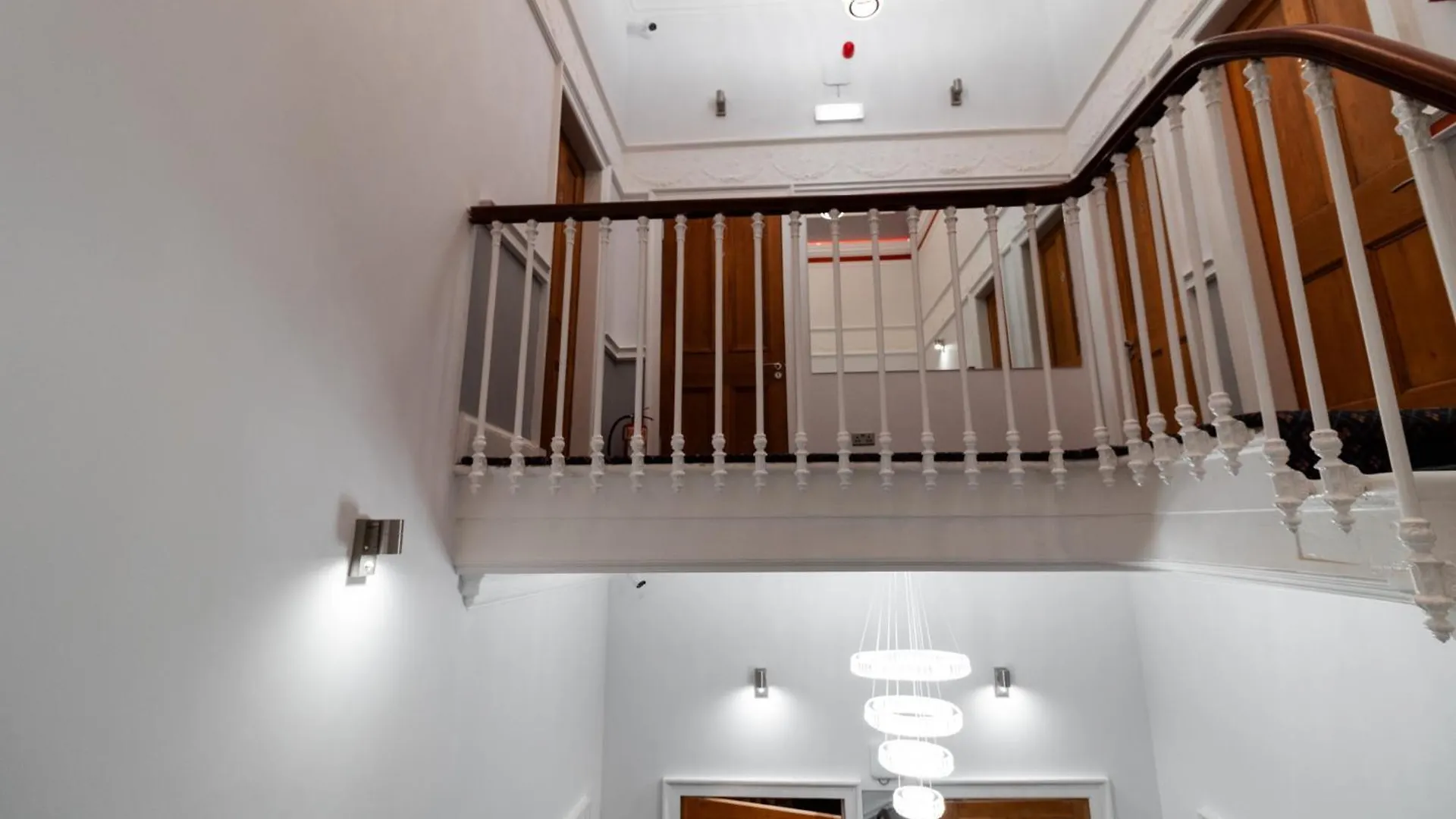 בית הארחה אדינבורו Mayfield Suites בריטניה