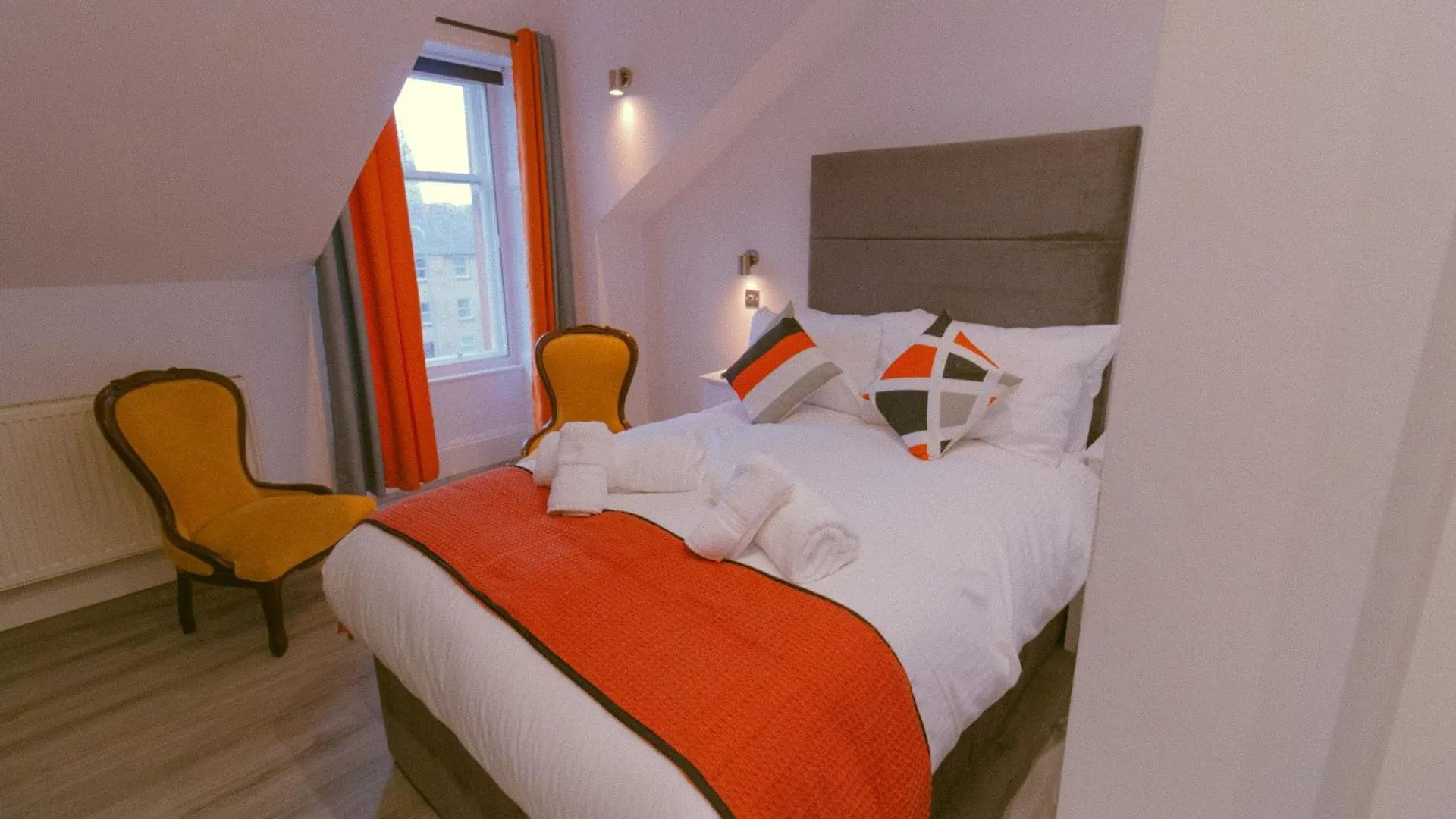 בית הארחה אדינבורו Mayfield Suites