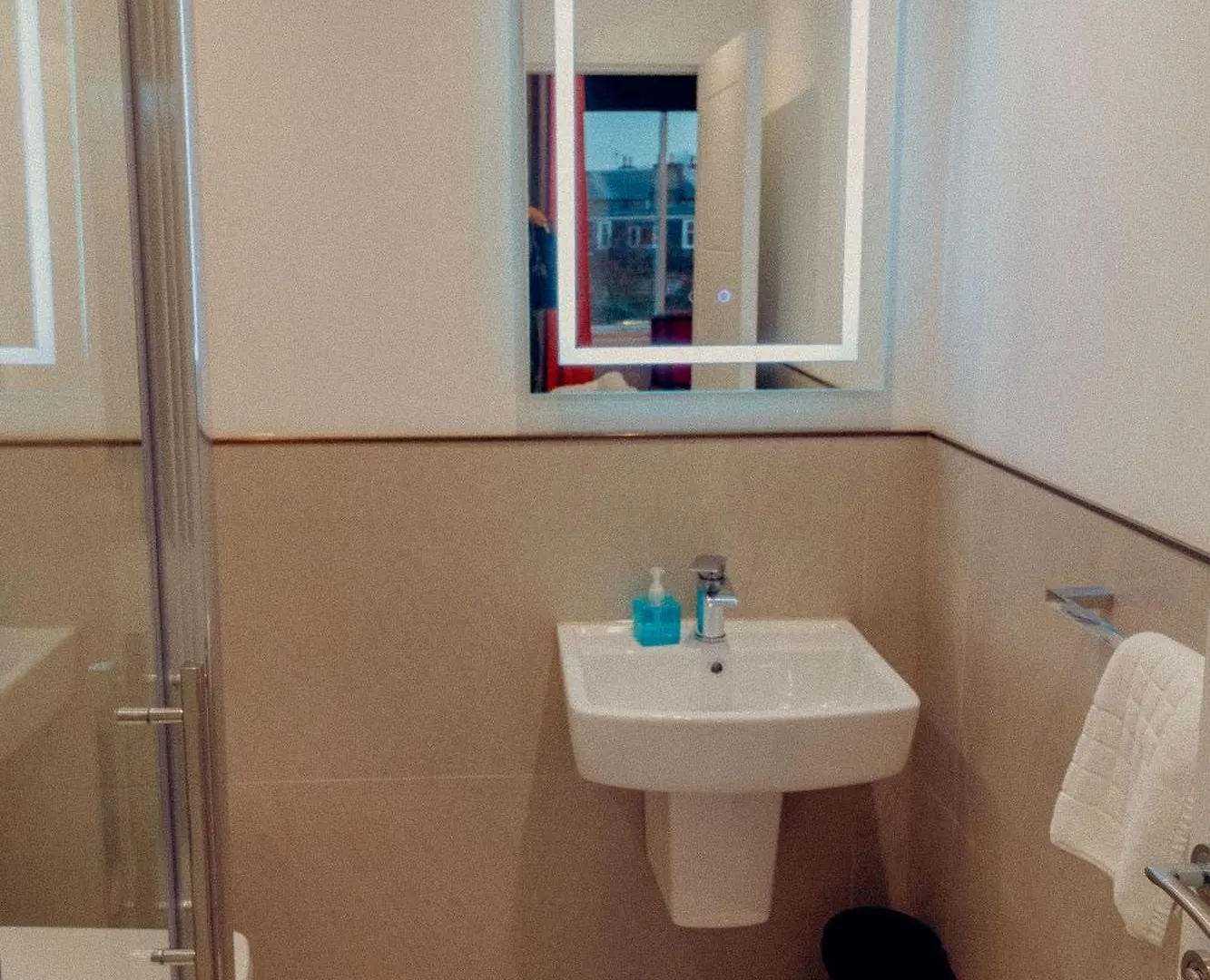 בית הארחה אדינבורו Mayfield Suites
