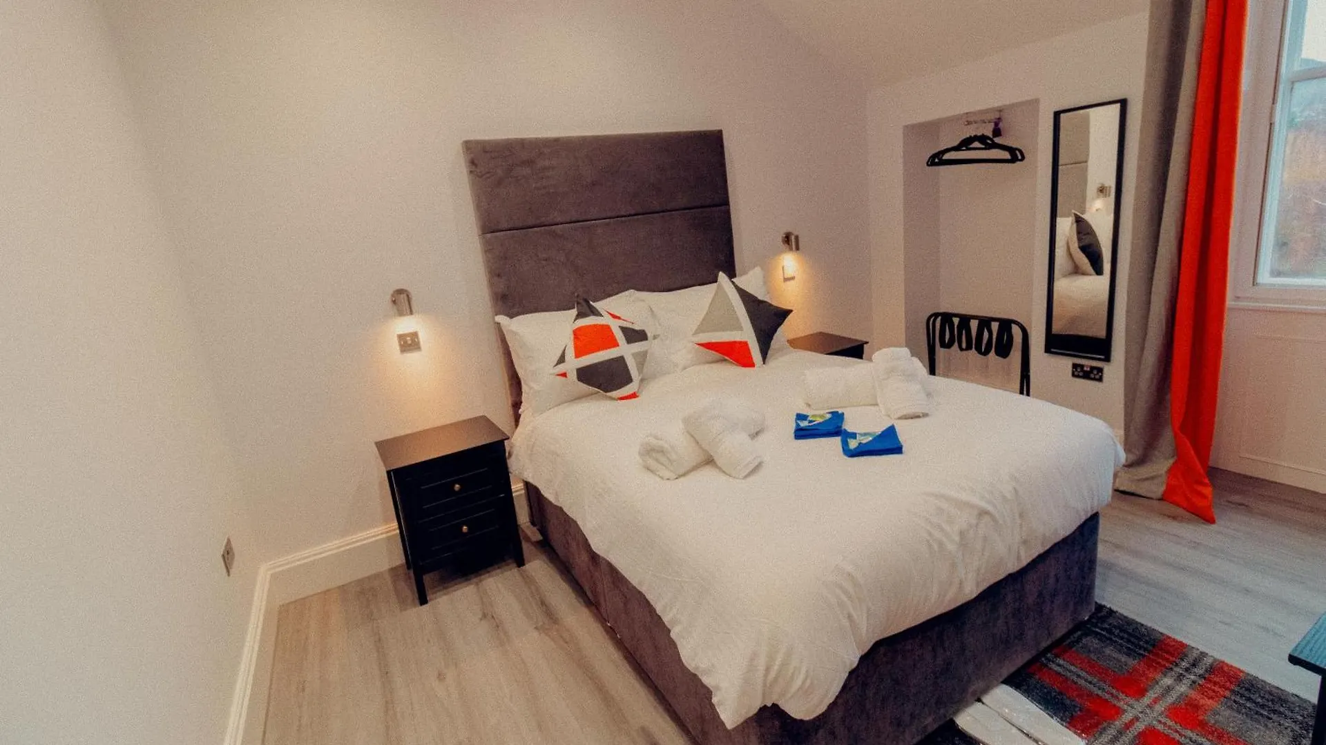 אדינבורו Mayfield Suites בית הארחה
