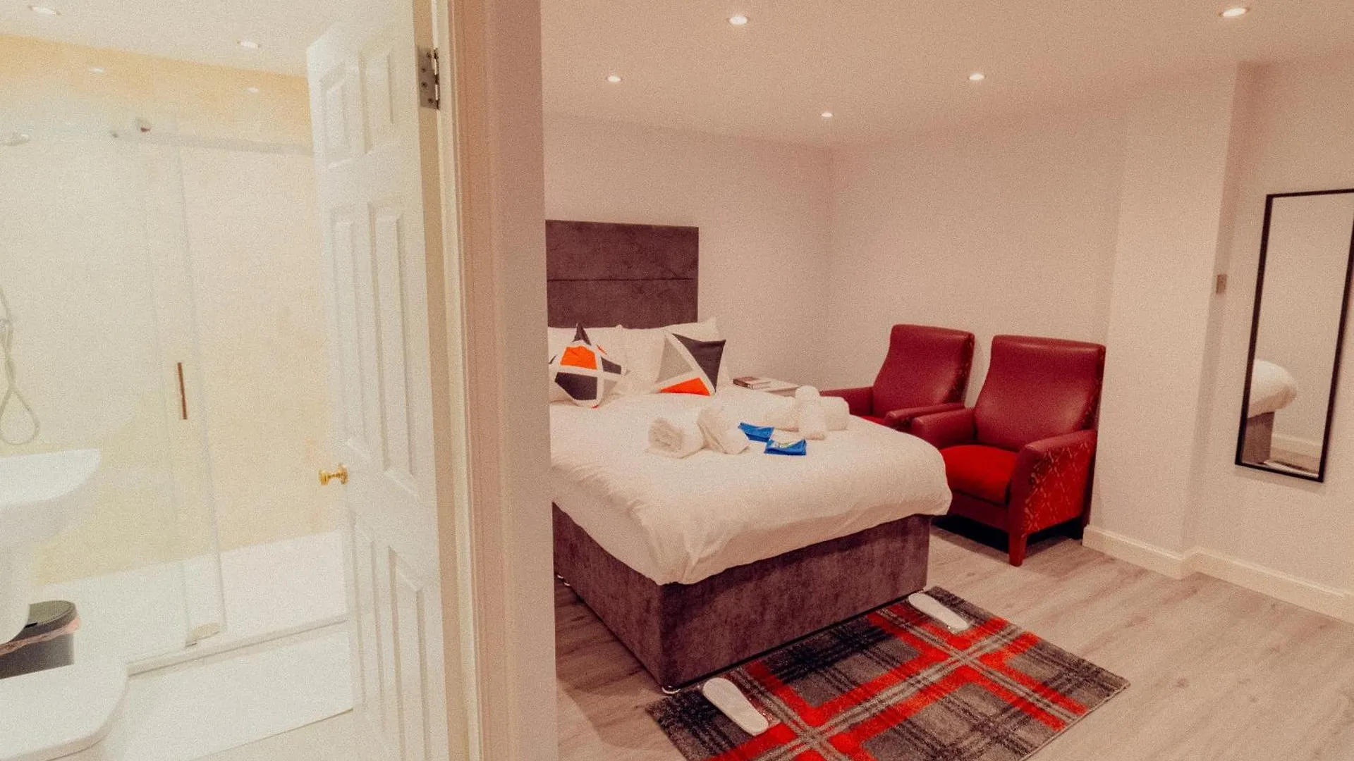 אדינבורו Mayfield Suites